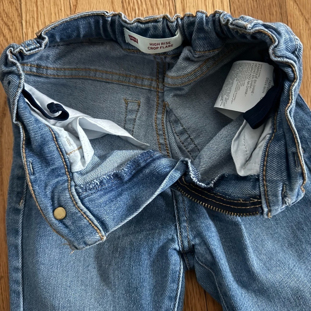 Levi's Girls’ High Rise Crop Flare Jeans sz 8 - Picture 4 of 8